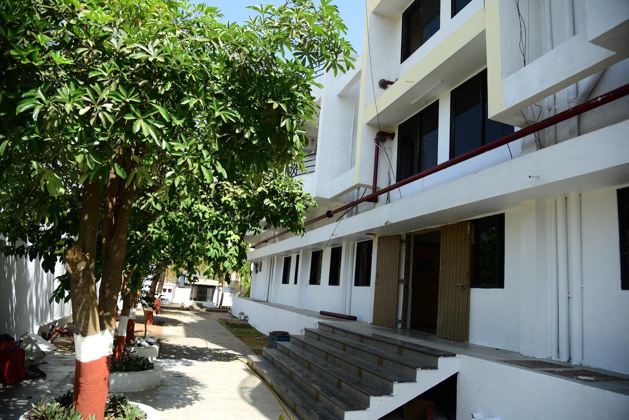River Touch Resort Silvassa Luaran gambar