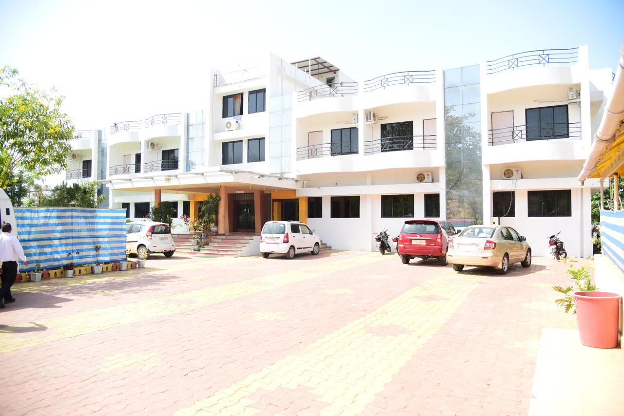 River Touch Resort Silvassa Luaran gambar