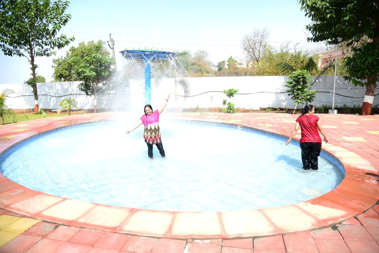 River Touch Resort Silvassa Luaran gambar