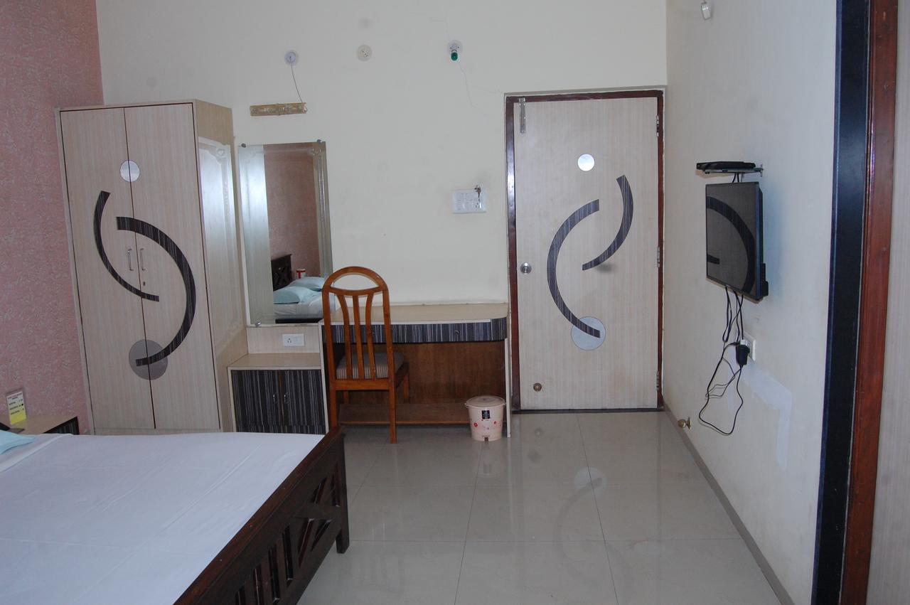 River Touch Resort Silvassa Luaran gambar