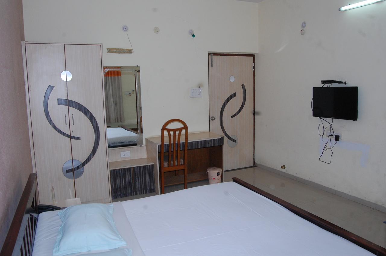 River Touch Resort Silvassa Luaran gambar